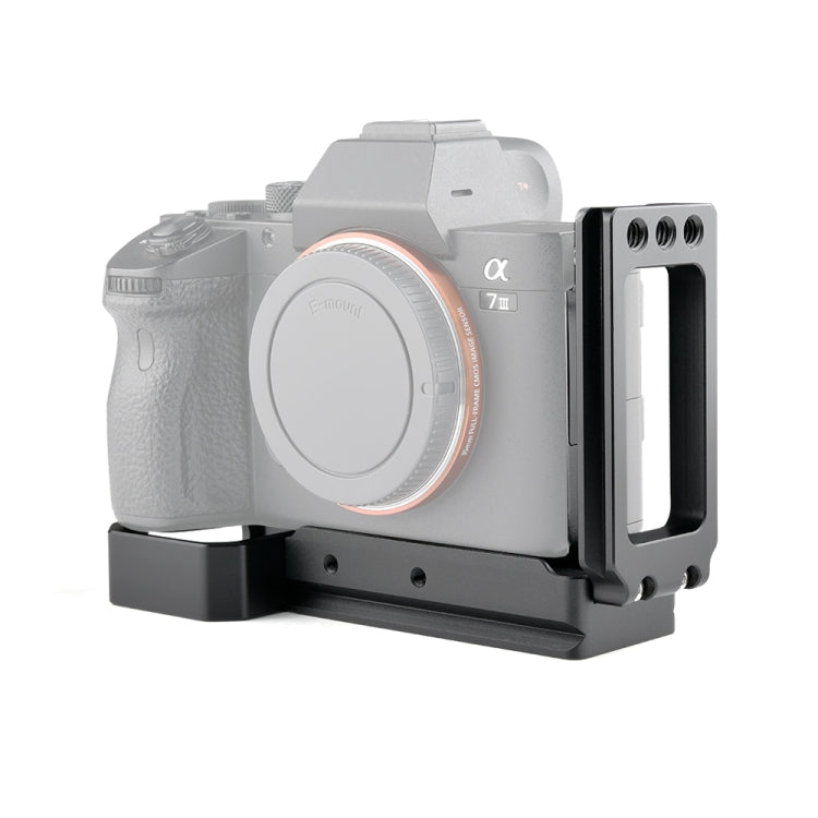 YELANGU CL6 YLG0712A Vertical Shoot Quick Release L Plate Bracket Base Holder for Sony A9 (ILCE-9) / A7 III/ A7R III