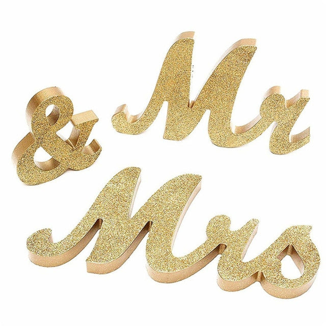 Wooden Mr and Mrs Sign Wedding Decoration — JM00988