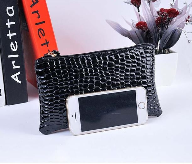 Fashion Long Crocodile Pattern Ladies Clutch Wallet — Pink
