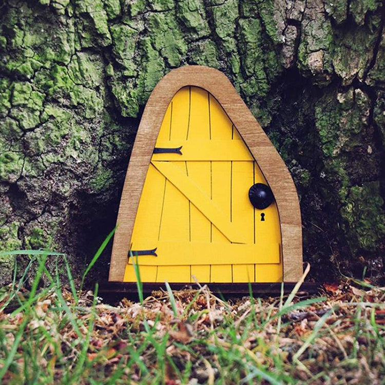 Courtyard Wooden Miniature Fairy Dwarf Door Tree Decoration — Oval Door (Red)