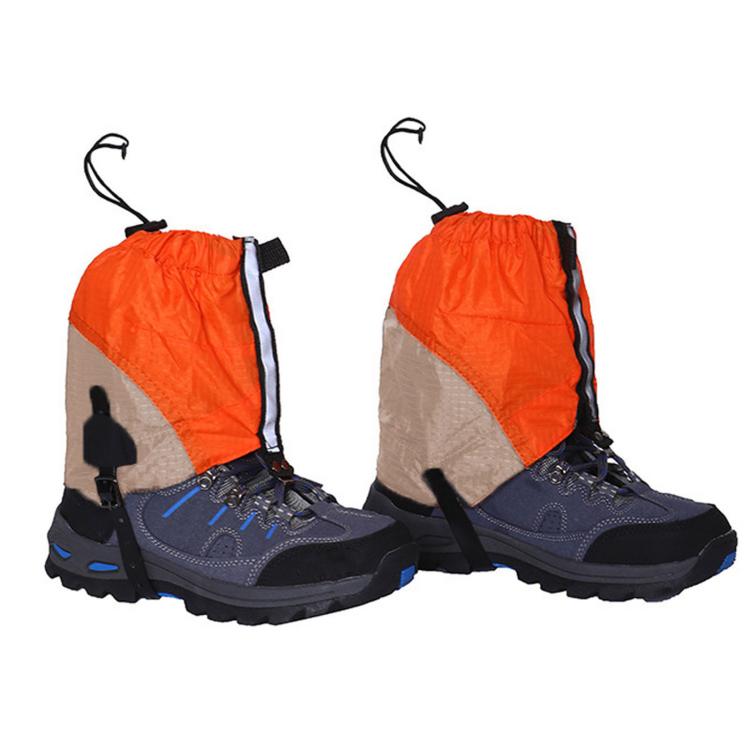 1 Pair AOTU AT8917 With Reflective Strip Outdoor Mountaineering Hiking Snowproof Footwear Desert Sandproof Shoe Covers — TPU Foot Strap Green