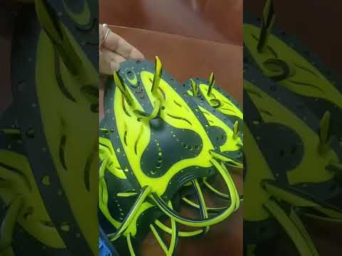 TP200 Two-color Swimming Hand Webbed Swimming Practice Equipment for Beginners, Size:Children S(Yellow) - YouTube Video