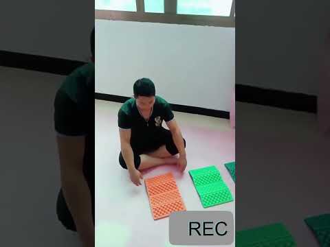 2 PCS Portable Folding Cellular Massage Cushion Outdoors Damp Proof Picnic Seat Mats EVA Pad(Green) - YouTube Video