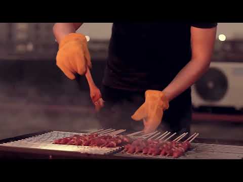 A2421 Cowhide High Temperature Welding Gloves Insulated Aluminum Foil Anti-Heat Gloves(M Yellow) - YouTube Video