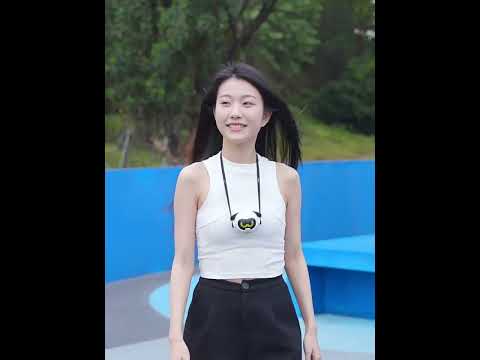 MF082 Portable Hanging Neck Pudding Electric Fan(Black) - YouTube Video