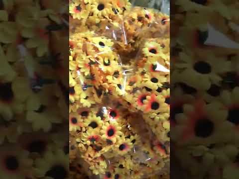 100 PCS 12 Leaf Sun Flower Head Simulation Small Chrysanthemum Sunflower Flower Head(Color Mixing) - YouTube Video