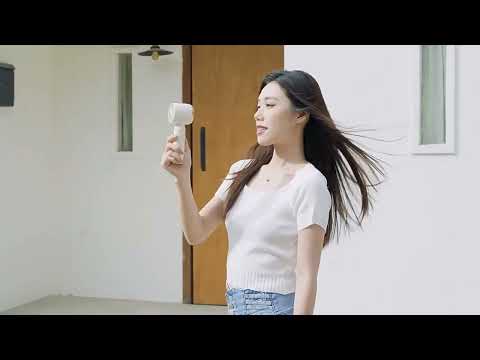 FS18 High-speed Handheld Cooling Mini Fan(White) - YouTube Video