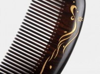 XIN ZHI Ebony Gold Hand-painted Handle Comb Brown